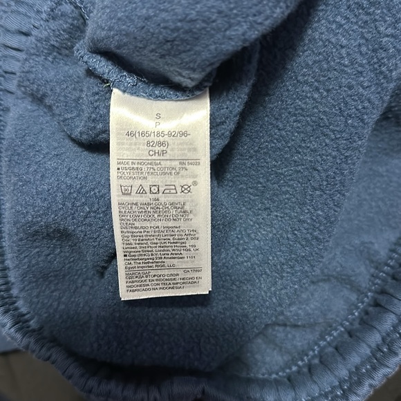 GAP x Disney Logo Fleece Jogger - Picture 8 of 8